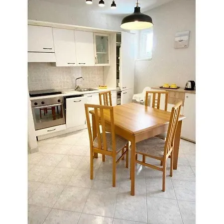 In With Parking And Barbecue Tatil Evi