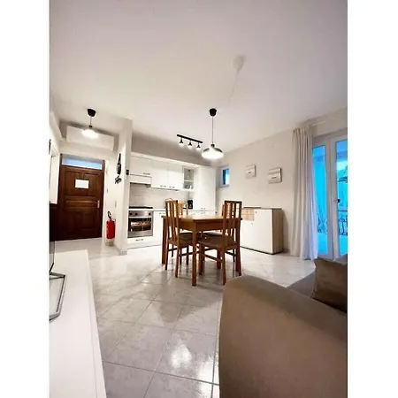 In With Parking And Barbecue Tatil Evi