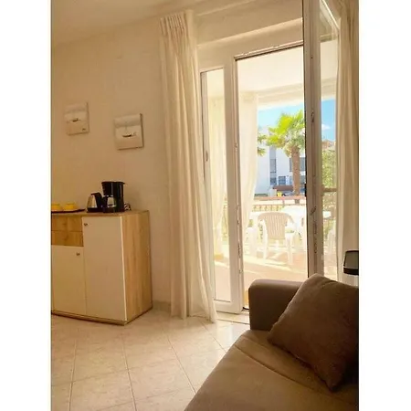 Tatil Evi In With Parking And Barbecue